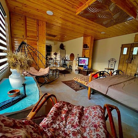 Maison d'hôtes Oak Farm مزرعة الملّول à ‘Ajlūn Extérieur photo