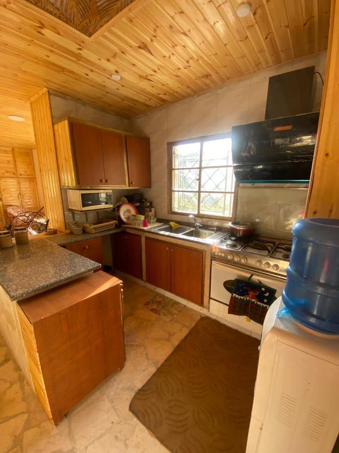 Maison d'hôtes Oak Farm مزرعة الملّول à ‘Ajlūn Extérieur photo