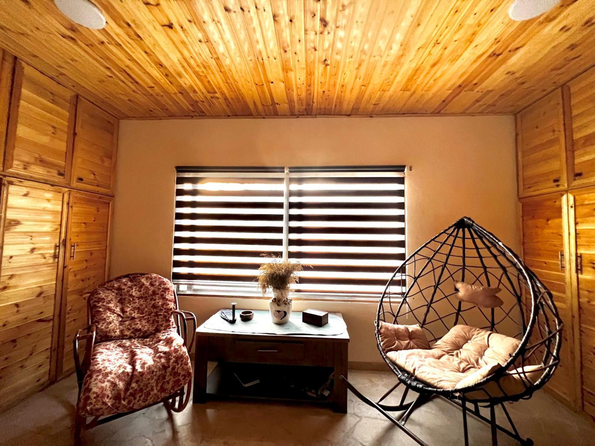 Maison d'hôtes Oak Farm مزرعة الملّول à ‘Ajlūn Extérieur photo