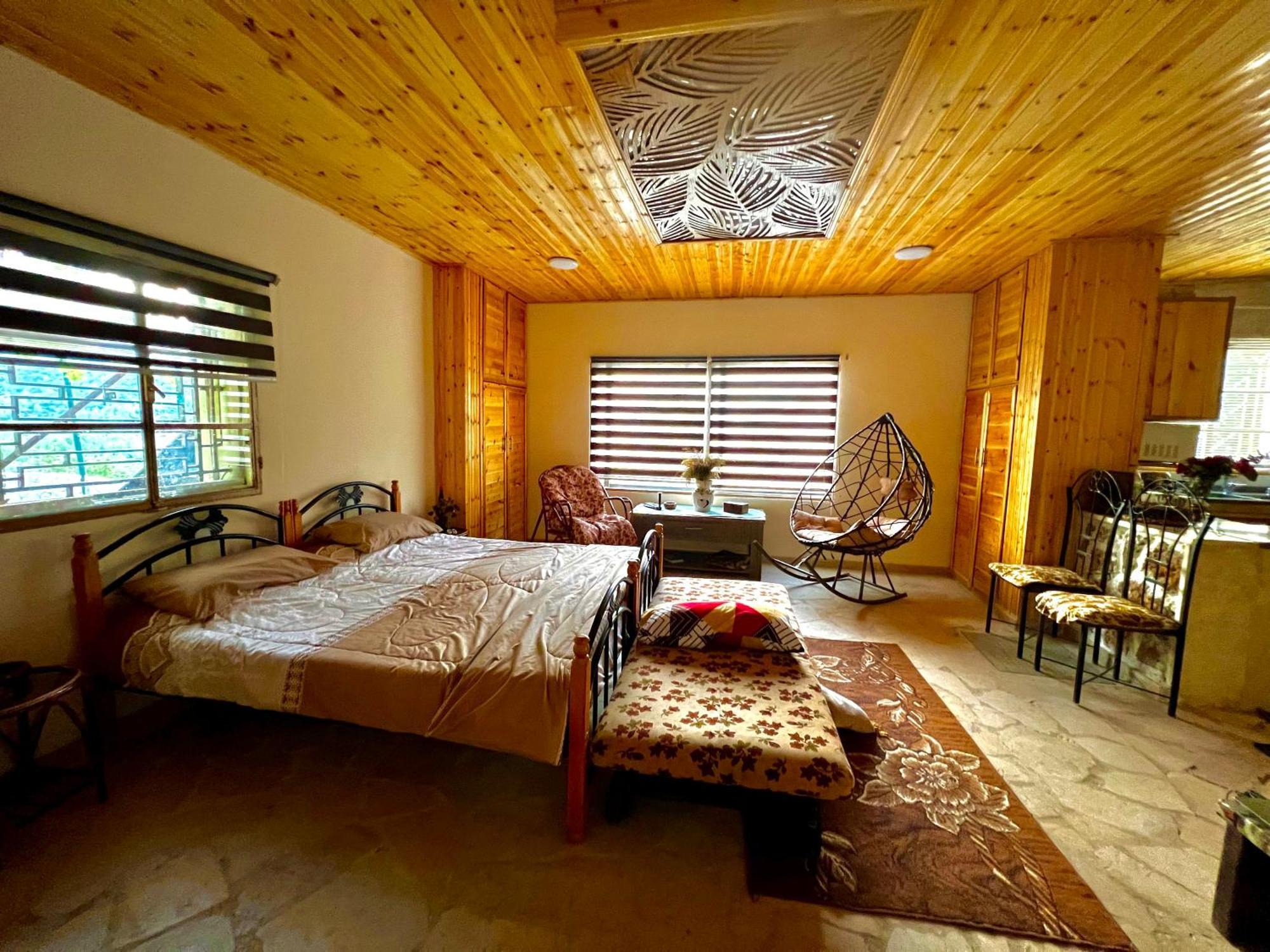 Maison d'hôtes Oak Farm مزرعة الملّول à ‘Ajlūn Extérieur photo