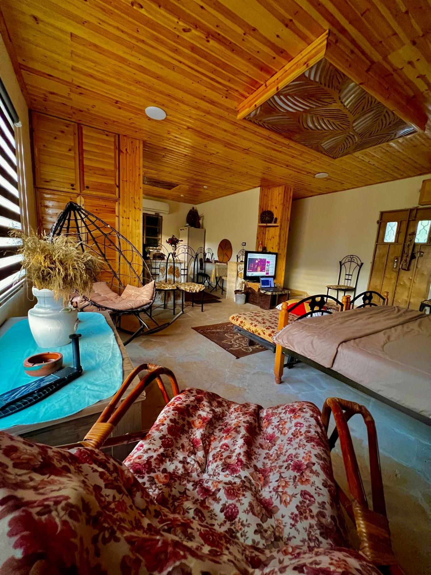 Maison d'hôtes Oak Farm مزرعة الملّول à ‘Ajlūn Extérieur photo